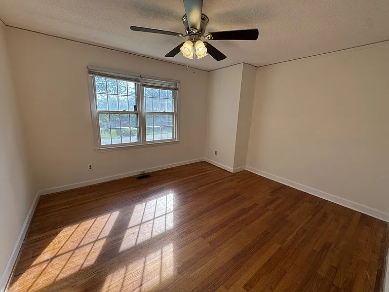 102 Broad St — Photo 7