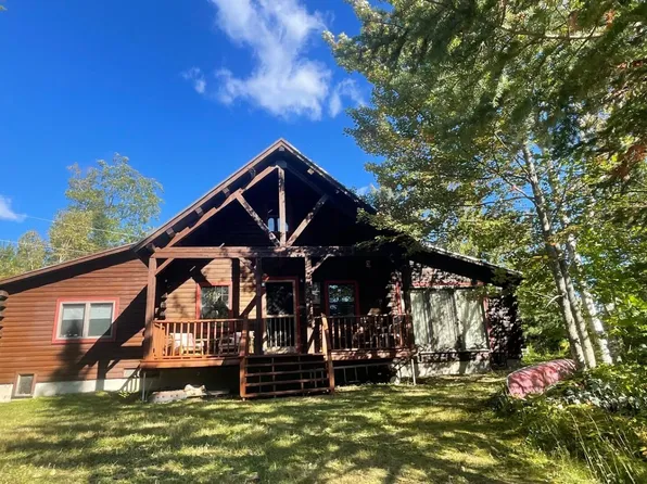 4 Moose Point Road, Jackman, ME 04945