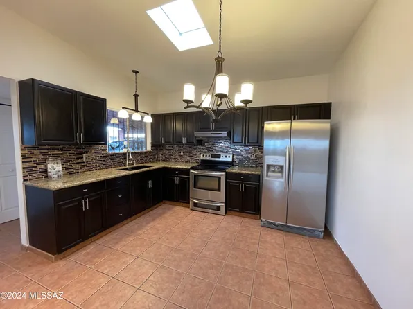 7059 N Starview Dr, Tucson, AZ 85741