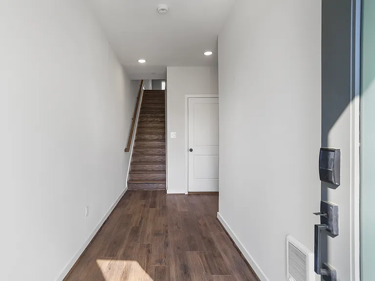 133 Warburton St — Photo 18
