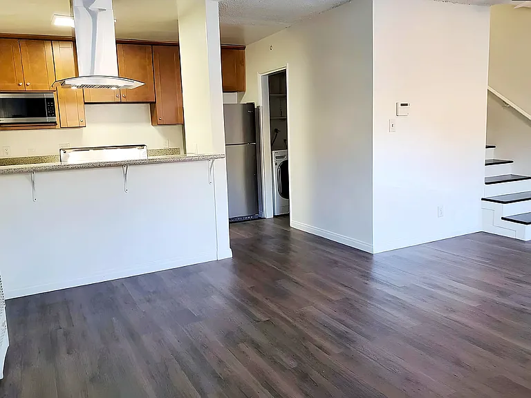 2025 Sepulveda Blvd #7 — Photo 4
