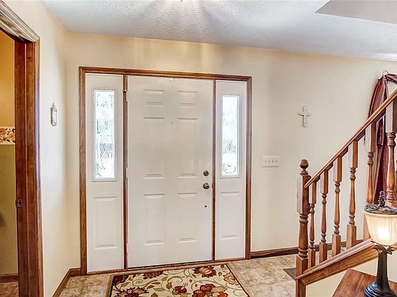 4th image of 5993 Mount Royal Dr