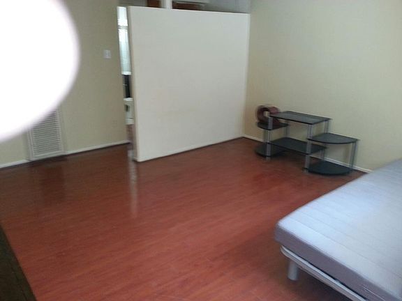 3rd image of 2745 S Fremont Ave APT 6