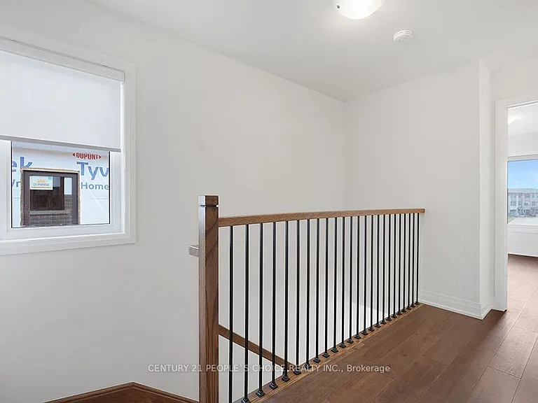 32 Humberstone Dr — Photo 11
