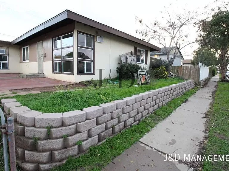 4915 Coconino Way — Photo 1
