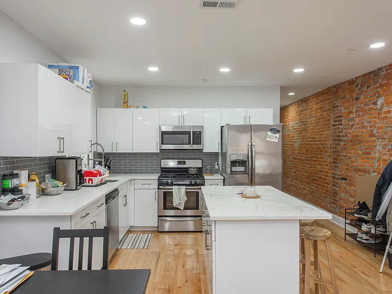 1629 Wallace St #1R — Photo 14