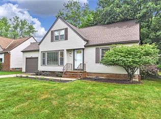 1011 Learidge Rd, Lyndhurst, OH 44124