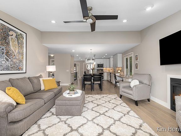 5th image of 6641 Bella Vista Dr NE