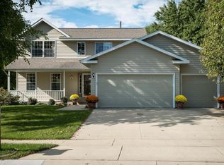 5209 Highgrove Ln NW, Rochester, MN 55901