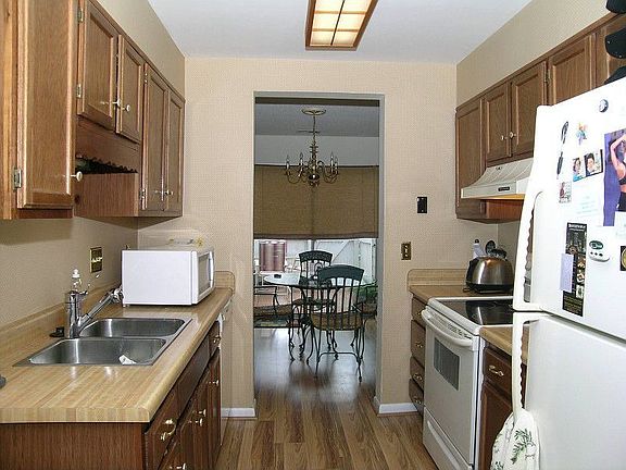 5th image of 9026 McAlpine Cove Ct