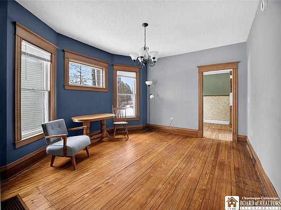 3rd image of 704 Jefferson St