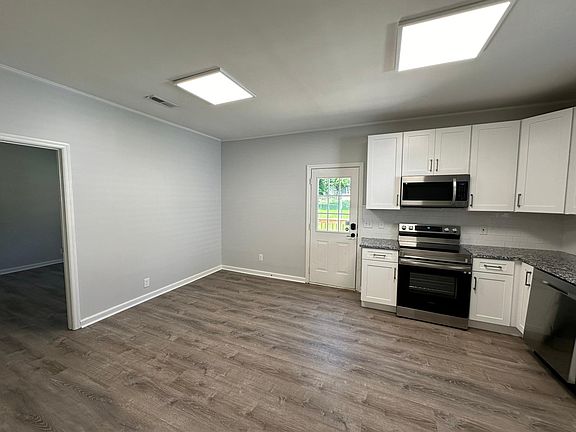 5th image of 311 Marshall St