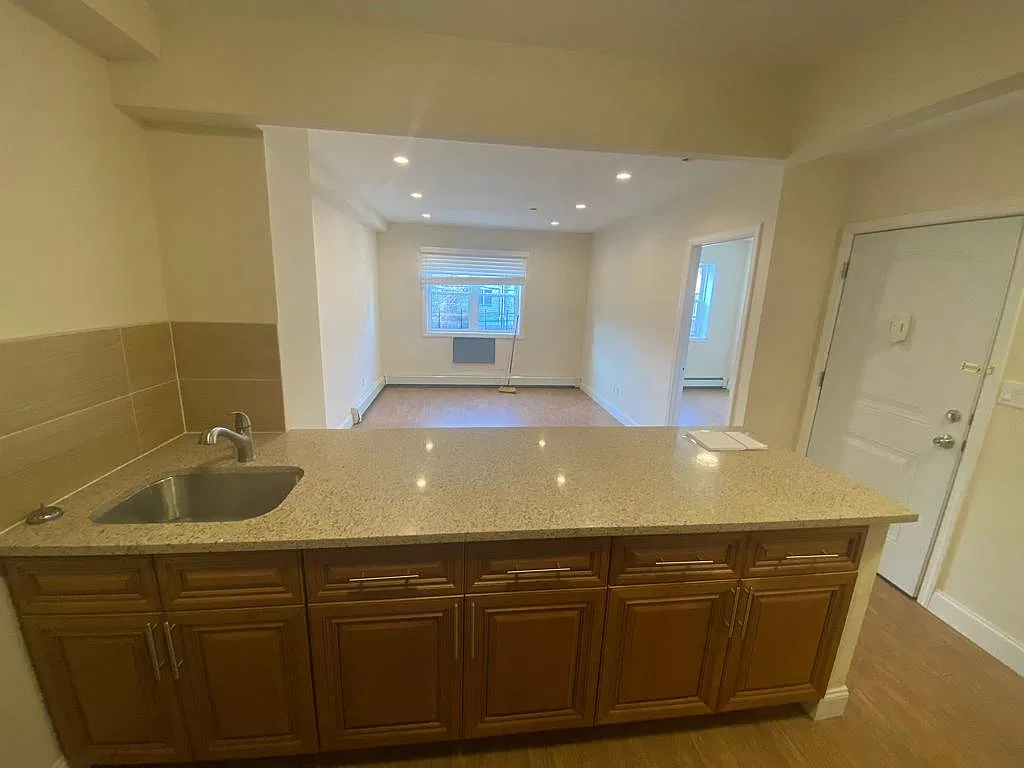 3 bed, $3,300 — Photo 3
