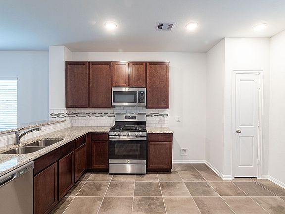 4th image of 2614 Aquamarine Ct