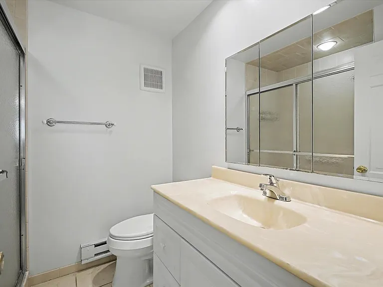 1 full bathroom