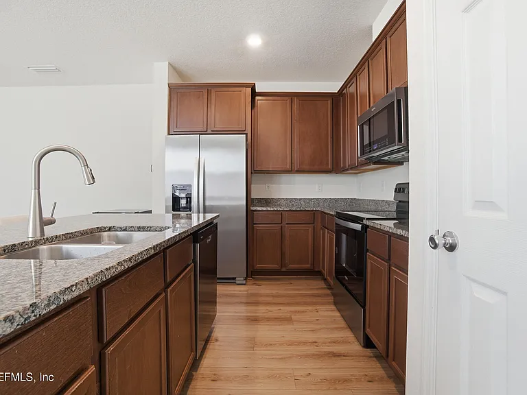 7662 Merchants Way — Photo 6