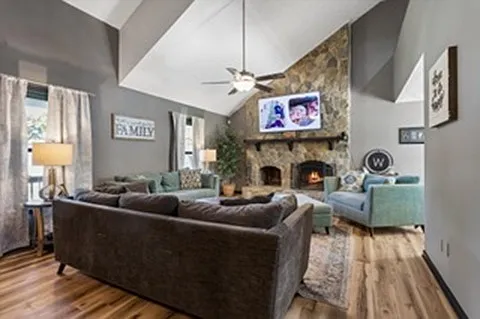 3 bed, 2215 sqft, $2,800 — Photo 3