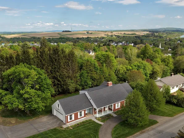 4 Dorcas Avenue, Caribou, ME 04736