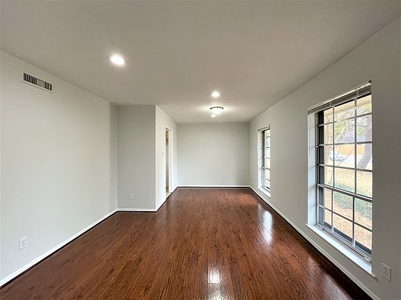 4th image of 1703 Greenhaven Dr