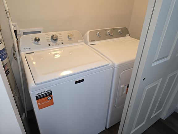 3rd image of 525 Delaware St