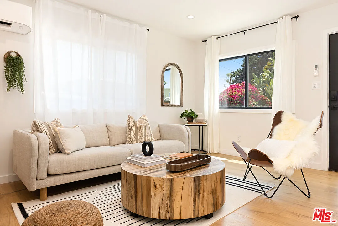 2 bed, 1.0 bath, $5,900 — Photo 1