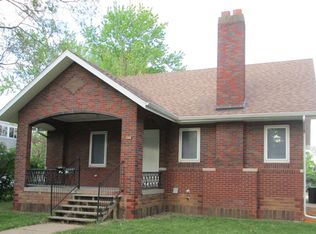 2016 Clay St, Cedar Falls, IA 50613