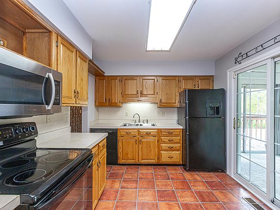 2nd image of 118 Valley Brook Dr