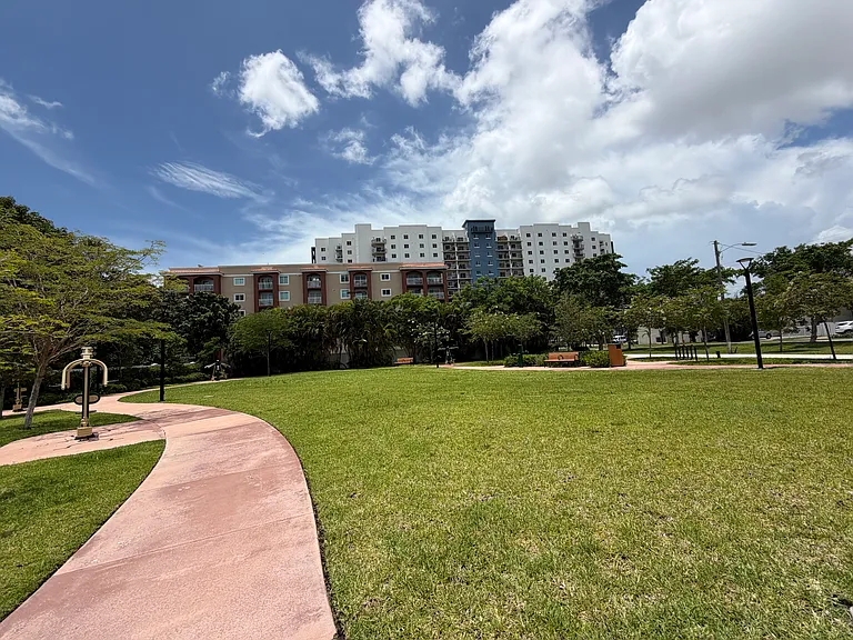 6357 SW 8th St #702 — Photo 29