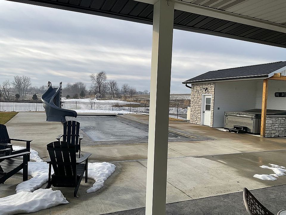 2nd image of 3353 Southridge Dr