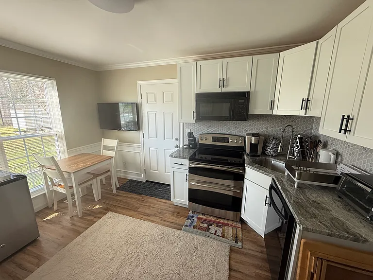 0 Chatsworth Dr — Photo 3