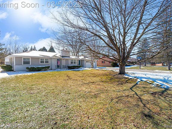 3rd image of 1032 Kennebec Rd