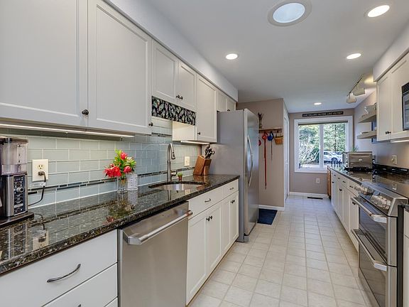 4th image of 37 Walden Pond Drive