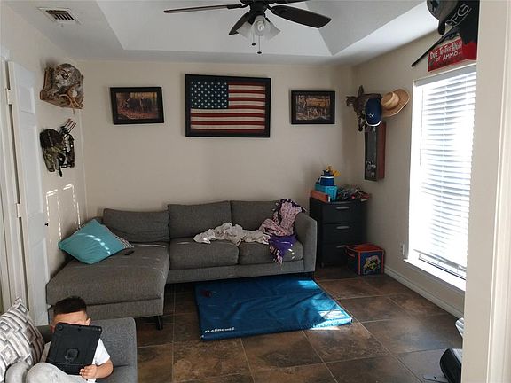3rd image of 310 Coronado Dr