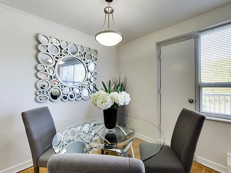 414 Willowdale Ave #112 — Photo 32