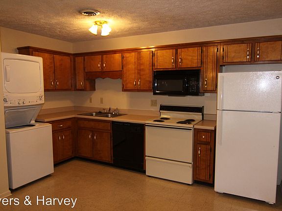4th image of 3247 Tower Dr APT F