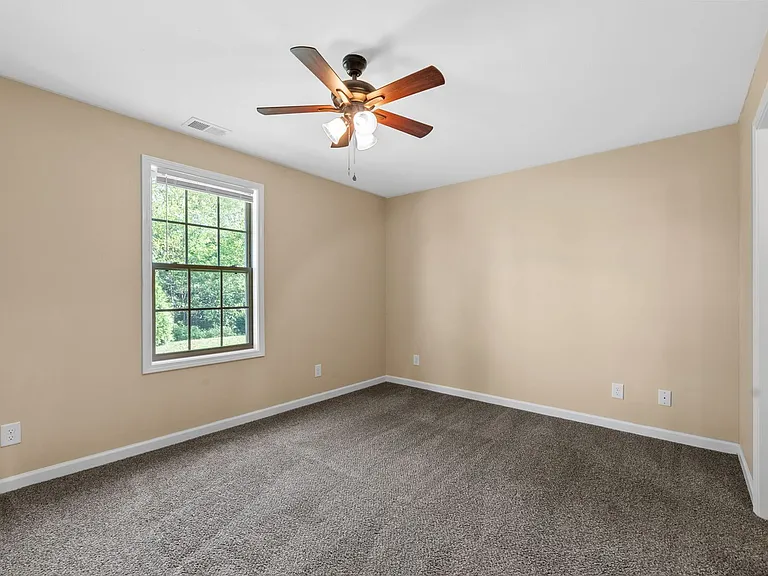 161 Center Pointe Dr — Photo 11