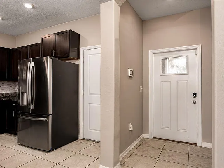 724 Royal Empress Dr — Photo 6