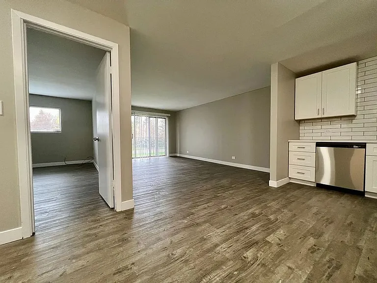 Fender Creek Apartments — Photo 9