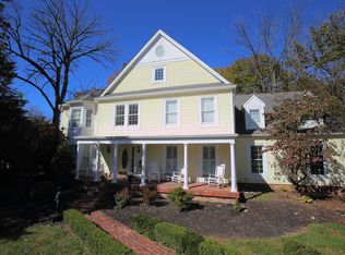 508 Edgeforest Pl, Louisville, KY 40245