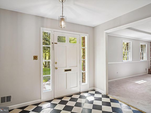 3rd image of 11924 Stonewood Ln