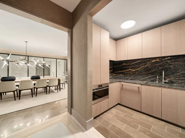 49 Chambers Street image 25 of 27