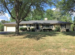 1902 Gatesborough Cir, Murray, KY 42071