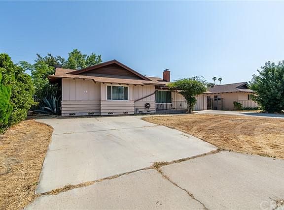 3rd image of 40849 Lois Ct
