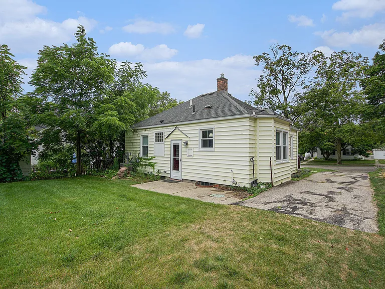 1207 Prescott Ave — Photo 16