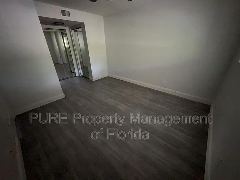 454 Fairways Cir #B204 — Photo 16