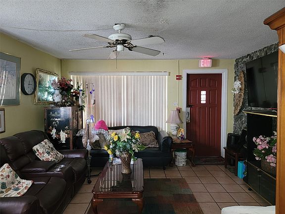 2nd image of 3101 SW 12th Place