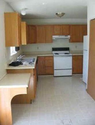2nd image of 215 E Cannon St #B