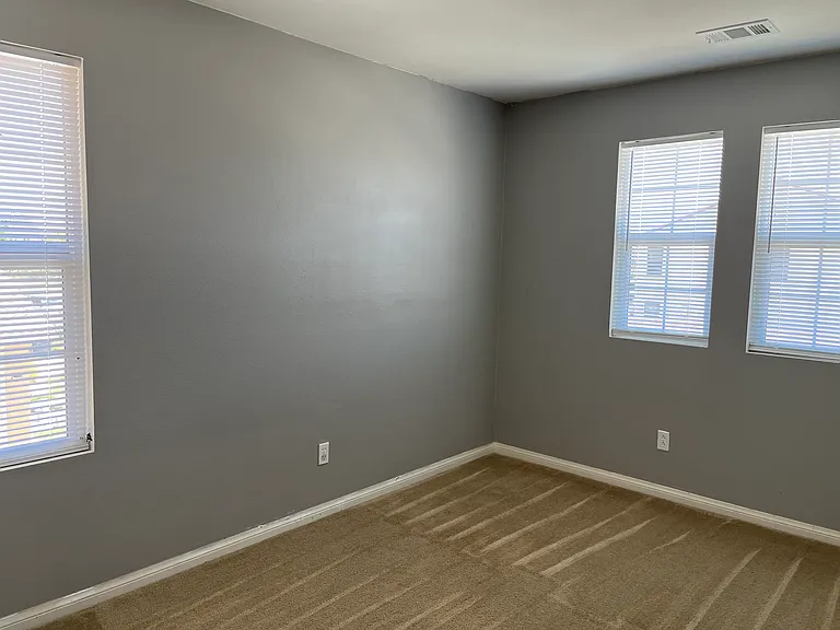160 Yosemite Ave — Photo 27