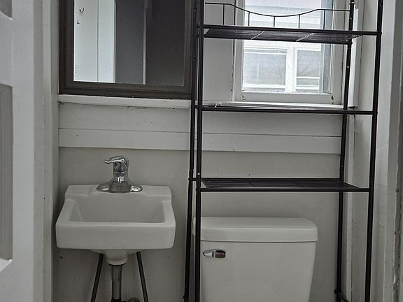 5th image of 45 N Winooski Ave APT 4