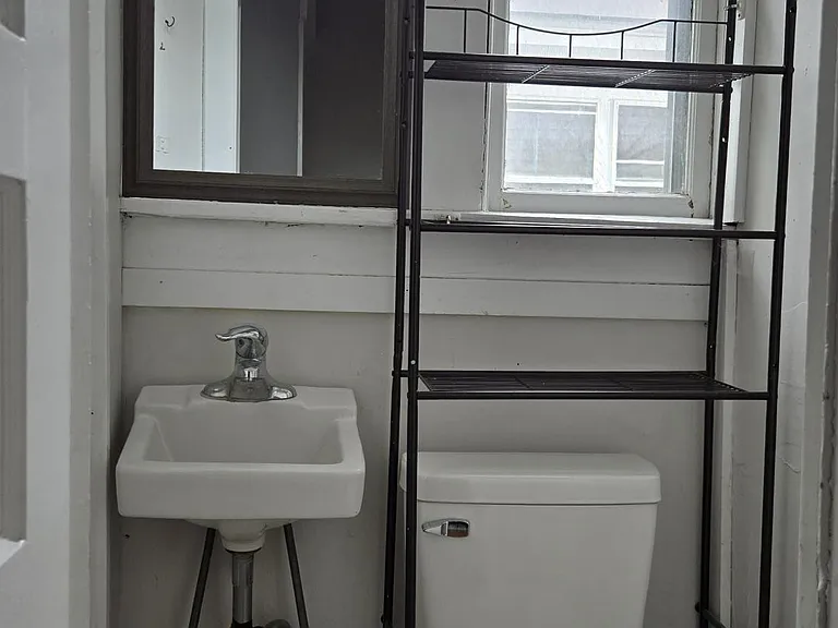 45 N Winooski Ave #4 — Photo 5